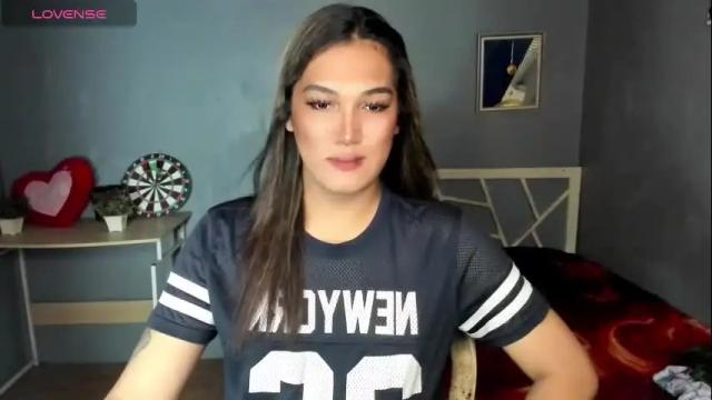 Image 3 of diamond_foxy Stream on Chaturbate on 22 days ago