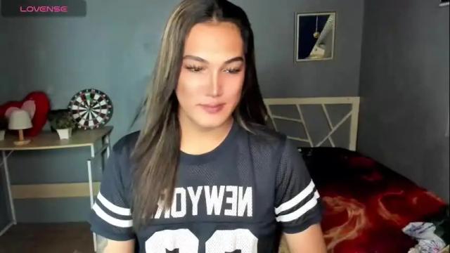 Image 8 of diamond_foxy Stream on Chaturbate on 21 days ago