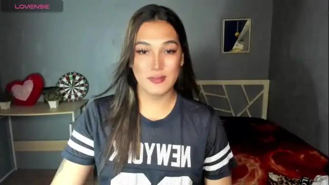 Image 2 of diamond_foxy Stream on Chaturbate on 11 days ago