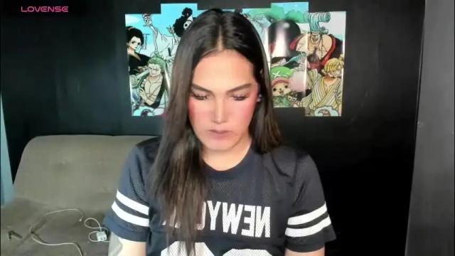 Image 3 of diamond_foxy Stream on Chaturbate on 1 month ago