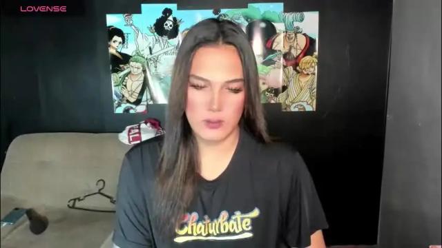 Image 2 of diamond_foxy Stream on Chaturbate on 1 month ago