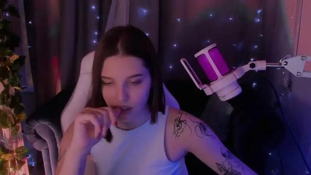 Image 2 of dianakitti Stream on Chaturbate on 23 months ago