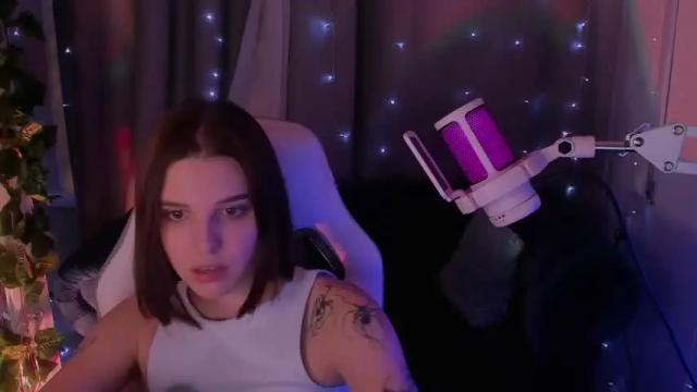 Image 4 of dianakitti Stream on Chaturbate on 23 months ago