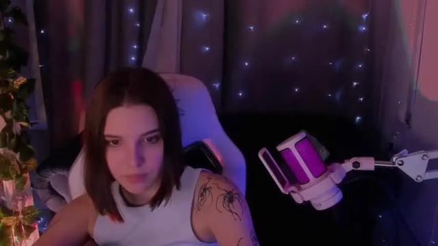 Image 7 of dianakitti Stream on Chaturbate on 23 months ago