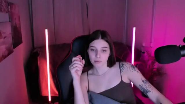 Image 3 of dianakitti Stream on Chaturbate on 15 months ago