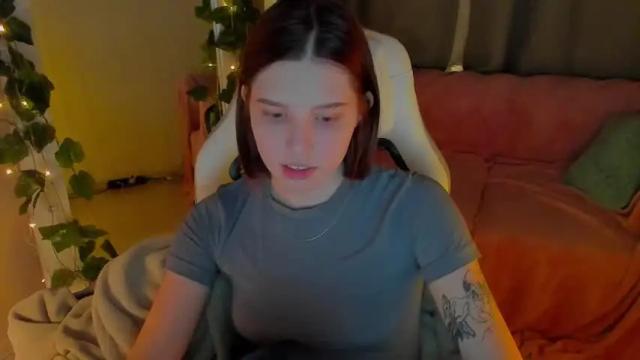 Image 2 of dianakitti Stream on Chaturbate on 23 months ago