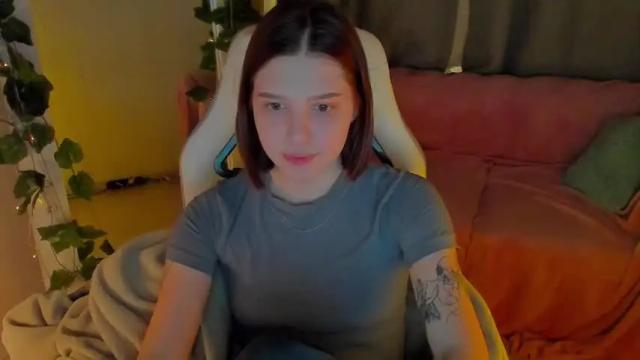Image 3 of dianakitti Stream on Chaturbate on 23 months ago