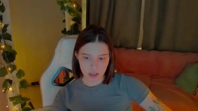 Image 7 of dianakitti Stream on Chaturbate on 23 months ago