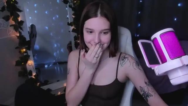 Image 7 of dianakitti Stream on Chaturbate on 13 months ago