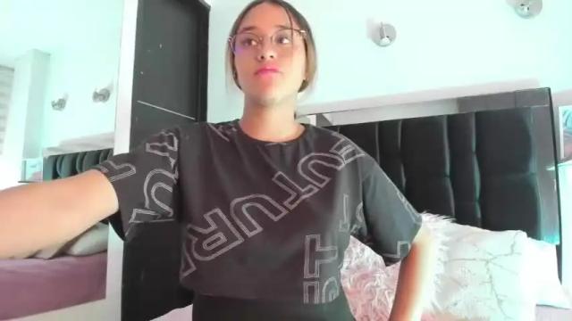 Image 4 of dianthamoore_ Stream on Chaturbate on 15 months ago