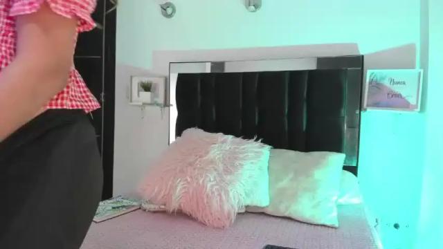 Image 7 of dianthamoore_ Stream on Chaturbate on 15 months ago