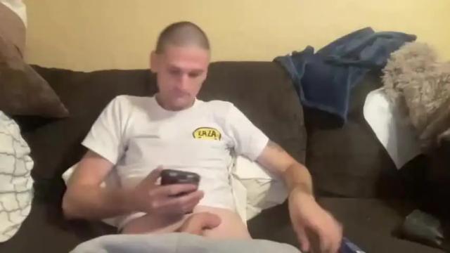 Image 2 of dickabitchdown Stream on Chaturbate on 27 months ago