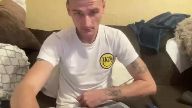 Image 8 of dickabitchdown Stream on Chaturbate on 27 months ago