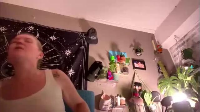 Image 6 of dickeddownsouth Stream on Chaturbate on 1 month ago