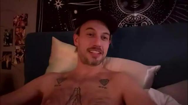 Image 4 of dickeddownsouth Stream on Chaturbate on 1 month ago