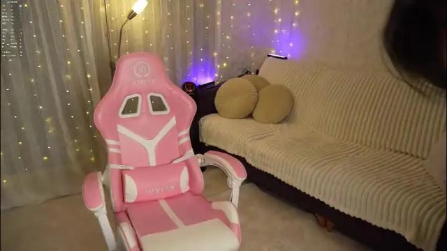 Image 7 of dilara_foxx Stream on Chaturbate on 3 months ago