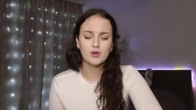 Image 7 of dilaramorgenshtern Stream on Chaturbate on 16 months ago