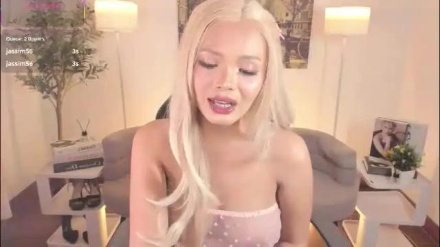 Image 8 of dillariahook Stream on Chaturbate on 2 months ago