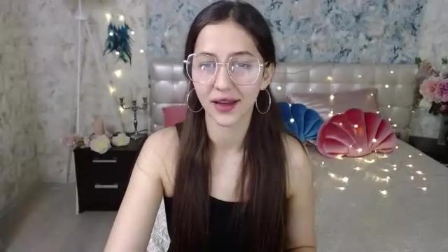 Image 6 of dinafrittz Stream on Chaturbate on 16 months ago
