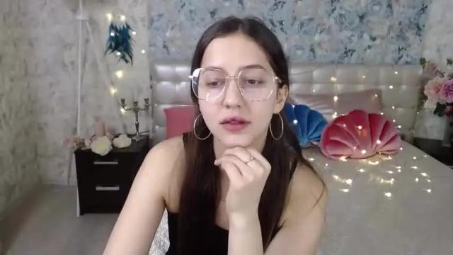 Image 7 of dinafrittz Stream on Chaturbate on 16 months ago