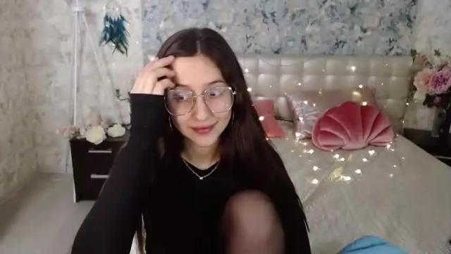 Image 11 of dinafrittz Stream on Chaturbate on 16 months ago