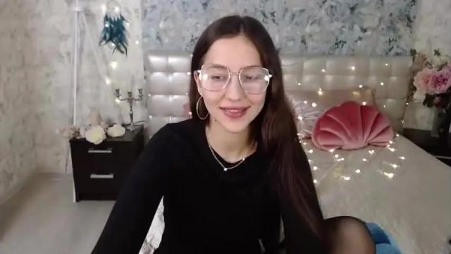 Image 6 of dinafrittz Stream on Chaturbate on 16 months ago