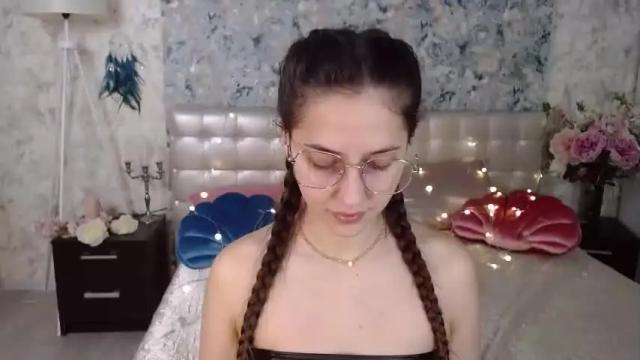 Image 11 of dinafrittz Stream on Chaturbate on 16 months ago