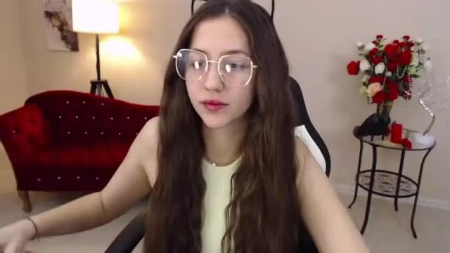Image 2 of dinafrittz Stream on Chaturbate on 16 months ago