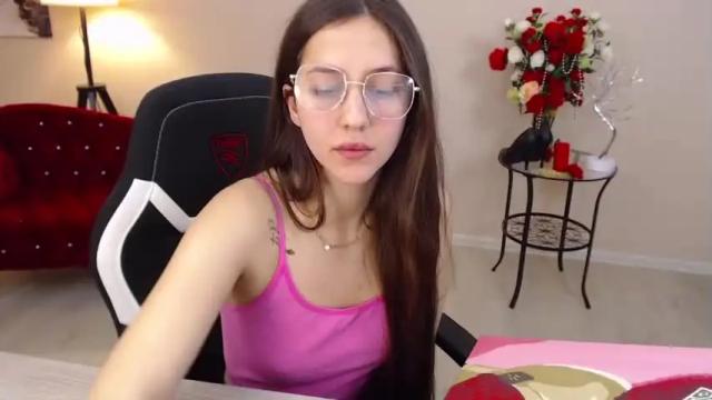Image 7 of dinafrittz Stream on Chaturbate on 16 months ago