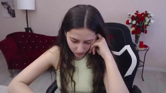Image 4 of dinafrittz Stream on Chaturbate on 15 months ago
