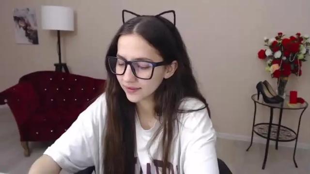 Image 2 of dinafrittz Stream on Chaturbate on 15 months ago