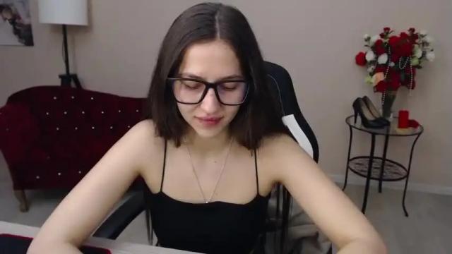 Image 2 of dinafrittz Stream on Chaturbate on 14 months ago