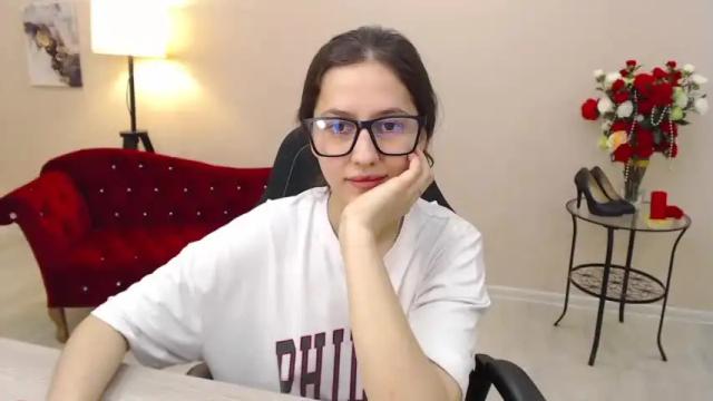 Image 3 of dinafrittz Stream on Chaturbate on 14 months ago