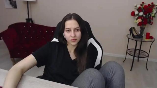 Image 11 of dinafrittz Stream on Chaturbate on 14 months ago