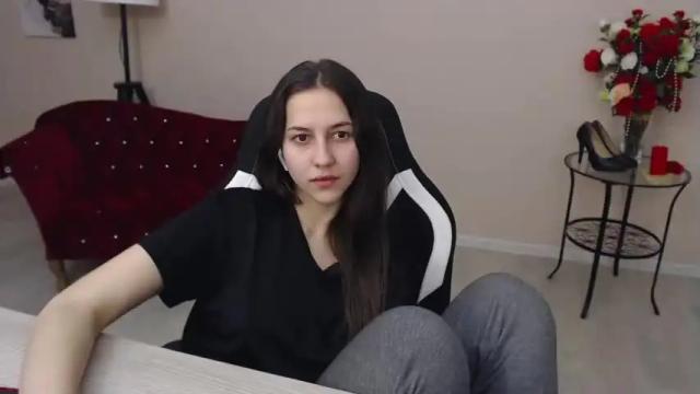 Image 12 of dinafrittz Stream on Chaturbate on 14 months ago