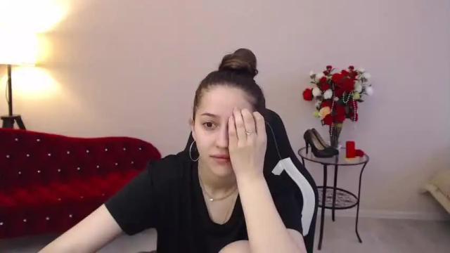 Image 2 of dinafrittz Stream on Chaturbate on 14 months ago