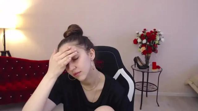 Image 3 of dinafrittz Stream on Chaturbate on 14 months ago