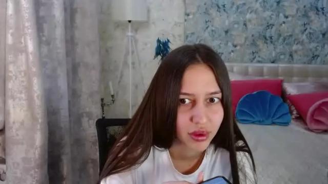 Image 11 of dinafrittz Stream on Chaturbate on 14 months ago
