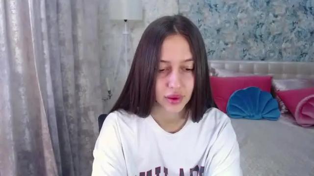 Image 2 of dinafrittz Stream on Chaturbate on 14 months ago