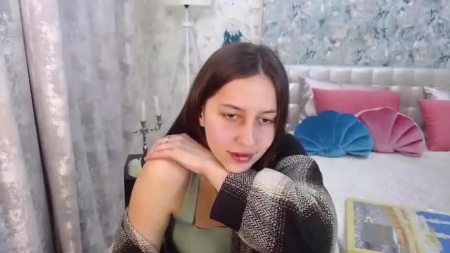Image 4 of dinafrittz Stream on Chaturbate on 14 months ago