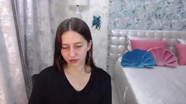 Image 3 of dinafrittz Stream on Chaturbate on 14 months ago