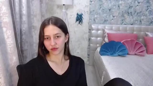 Image 4 of dinafrittz Stream on Chaturbate on 14 months ago