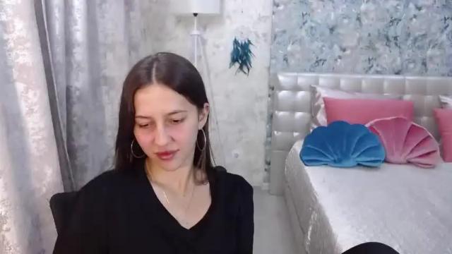 Image 6 of dinafrittz Stream on Chaturbate on 14 months ago