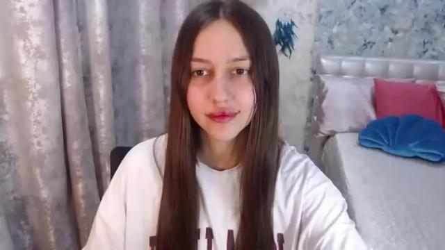 Image 11 of dinafrittz Stream on Chaturbate on 18 months ago