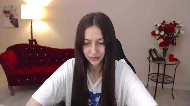 Image 2 of dinafrittz Stream on Chaturbate on 13 months ago