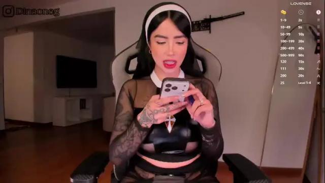 Image 6 of dinaoneg Stream on Chaturbate on 2 months ago