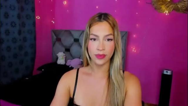 Image 4 of dione_sexyy Stream on Chaturbate on 24 days ago