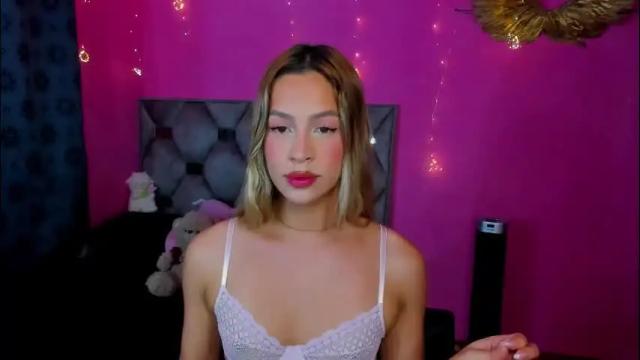 Image 4 of dione_sexyy Stream on Chaturbate on 14 days ago