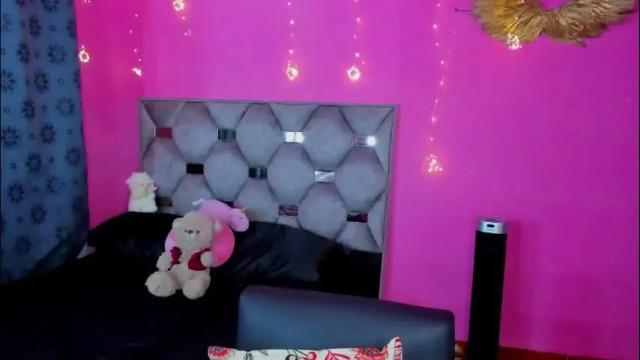 Image 6 of dione_sexyy Stream on Chaturbate on 14 days ago