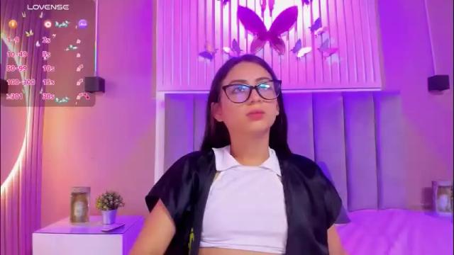 Image 2 of diosa_cristal Stream on Chaturbate on 2 months ago